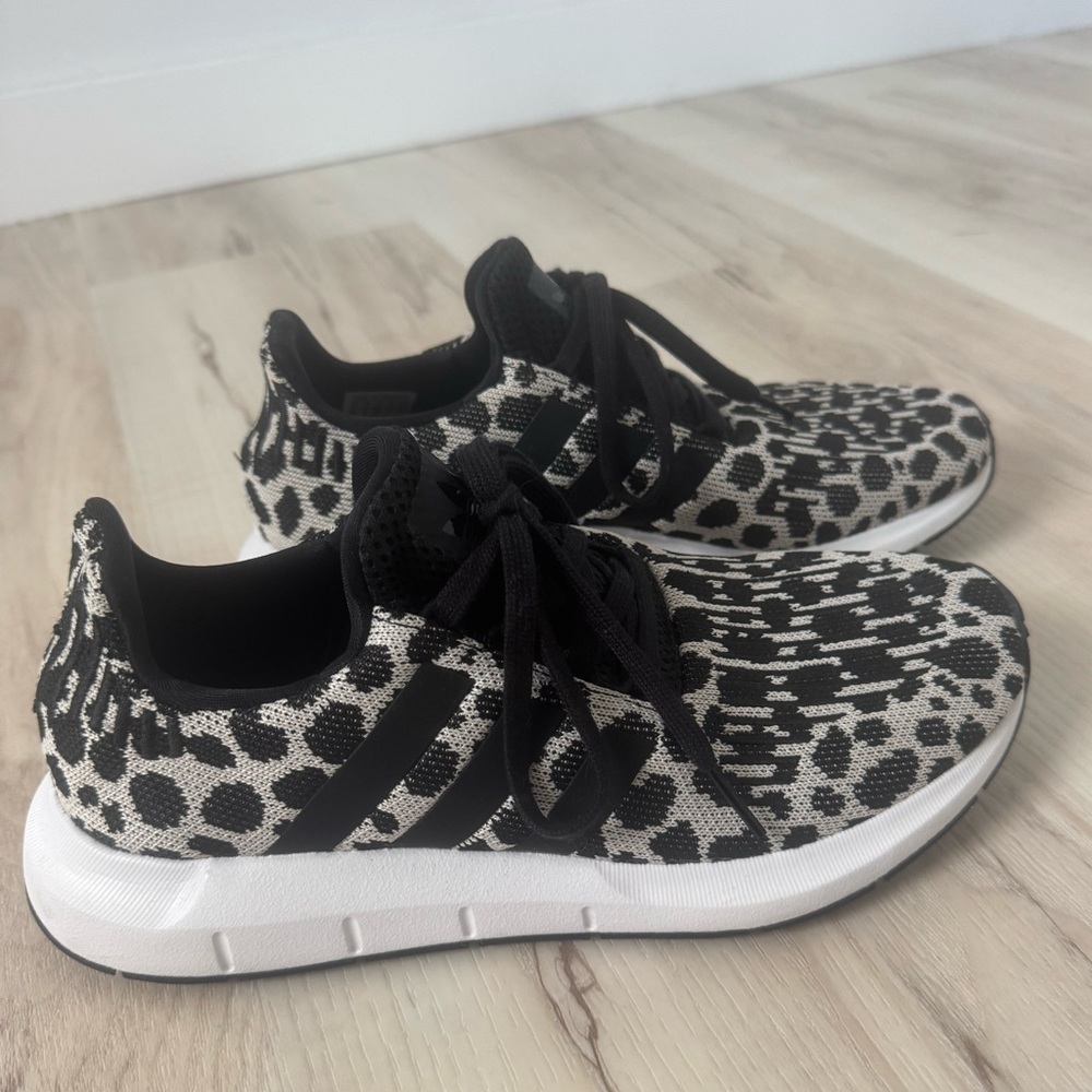 adidas Women's Black and White Patterned Sneakers